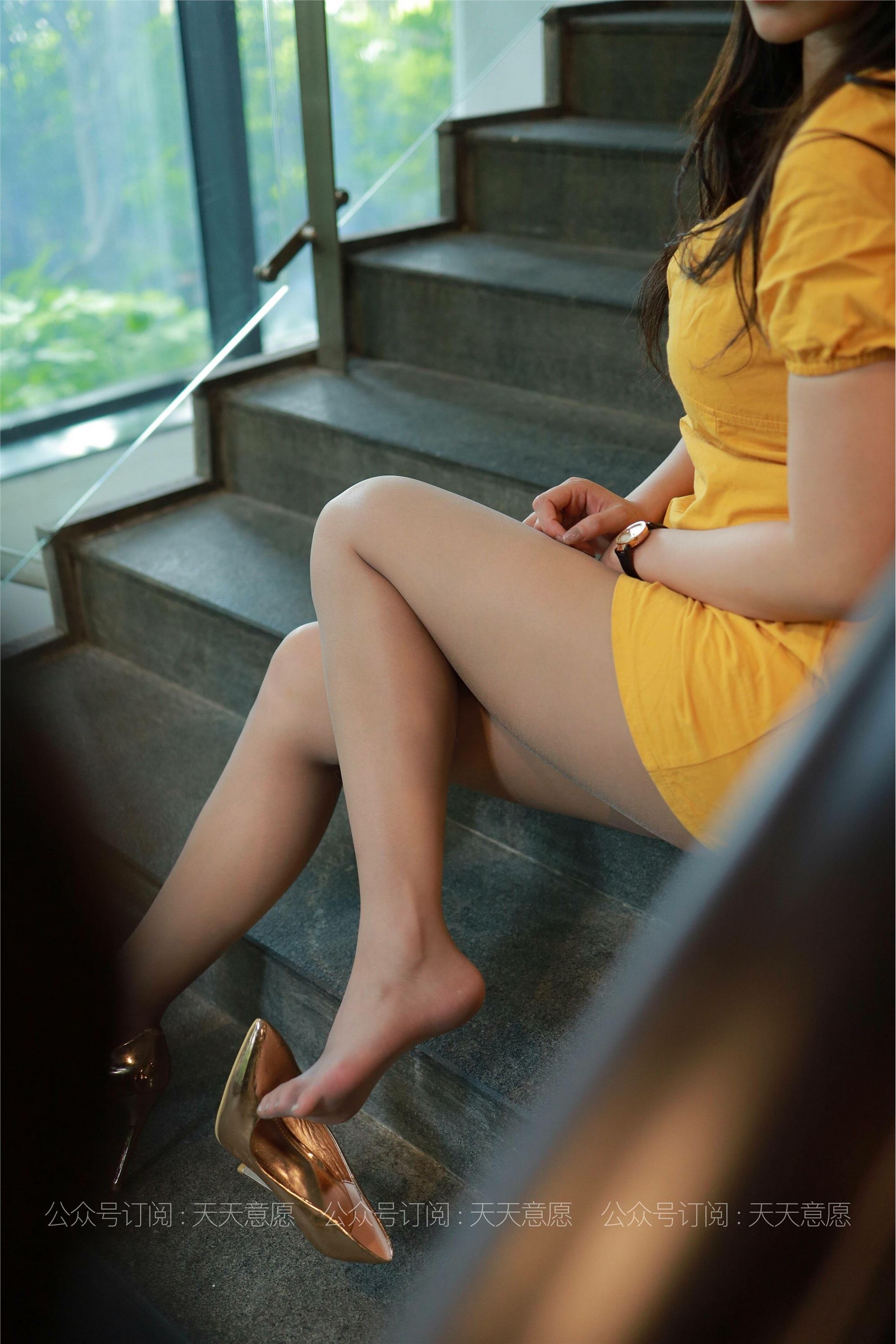 IESS异思趣向 - 模特：秋秋《蛋黄的长裙》